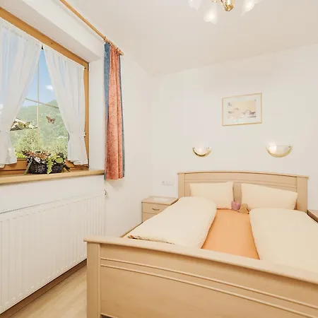 Christine Apartment