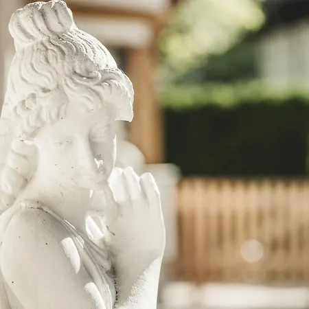 Апартаменты Christine *